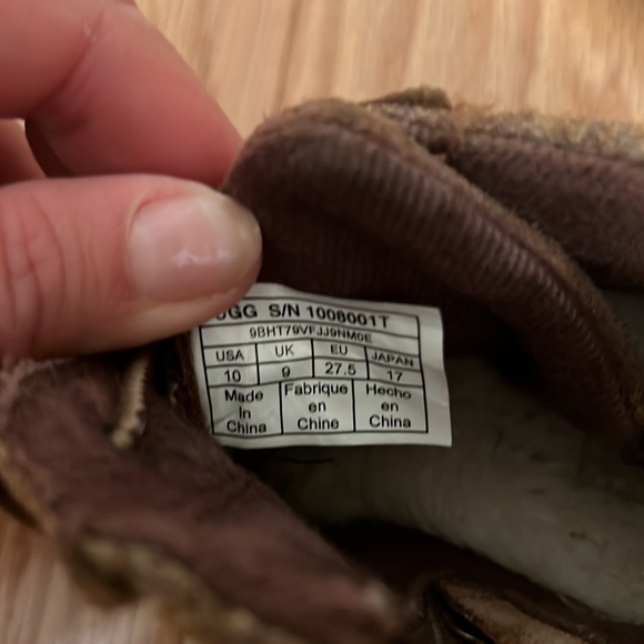 Ugg Boots 🥾 - Picture 4 of 7